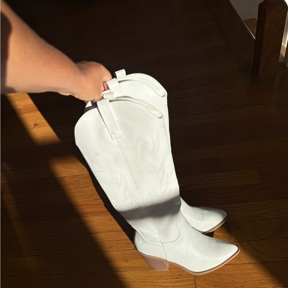 White cowgirl boots
